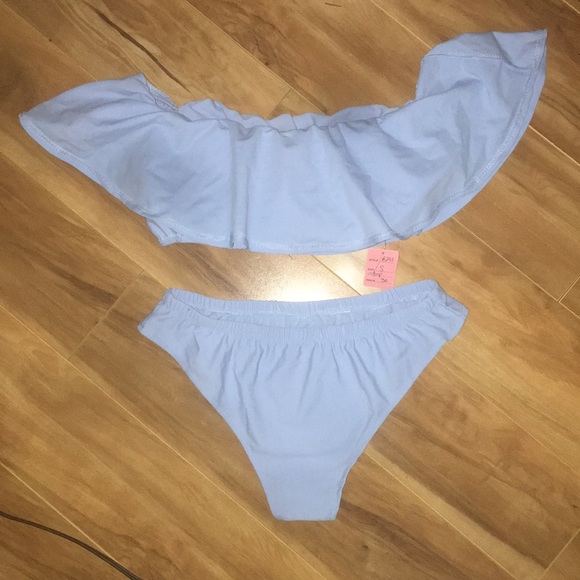 Off the shoulder bikini - Picture 3 of 3